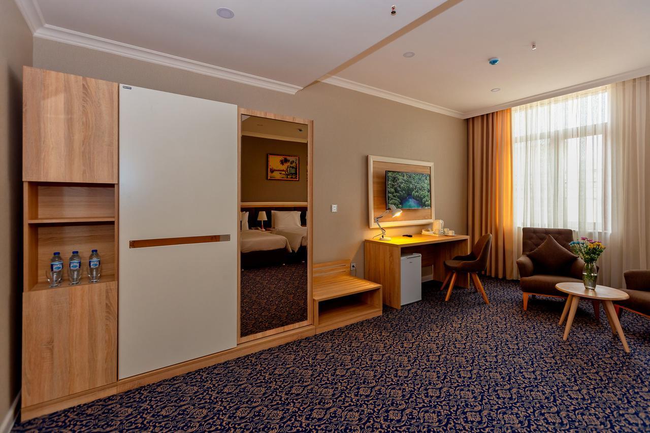 Metro City Hotel バクー エクステリア 写真